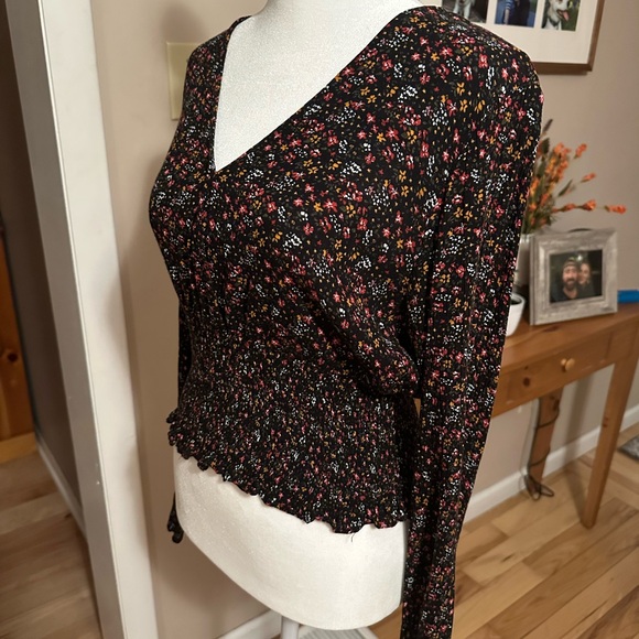 Paper Crane Black Floral Smocked Blouse - Picture 6 of 8